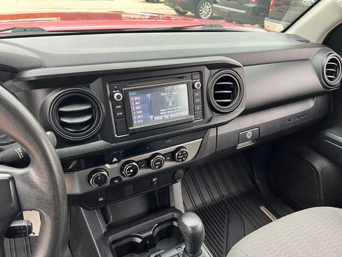 Used 2017 Toyota Tacoma SR image 13