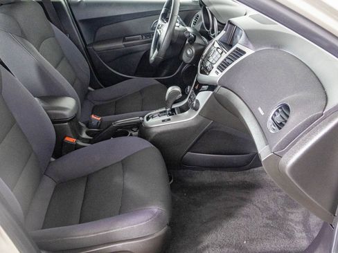 Used 2015 Chevrolet Cruze LT image 39