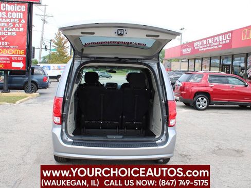 Used 2015 Dodge Grand Caravan SXT image 12