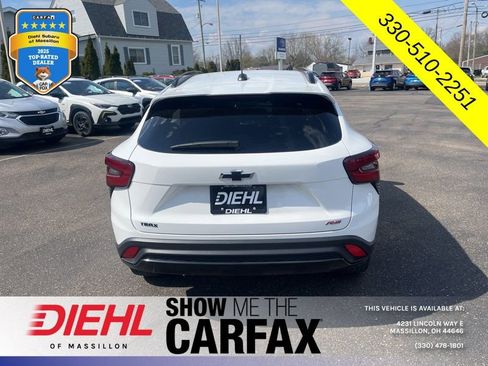 Used 2024 Chevrolet Trax RS w/ Sunroof Package image 5