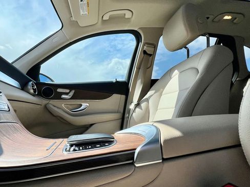 Certified 2022 Mercedes-Benz GLC 300 4MATIC image 17