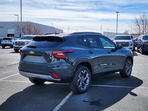 New 2026 Chevrolet Trax LT w/ Driver Confidence Package FWD image 3