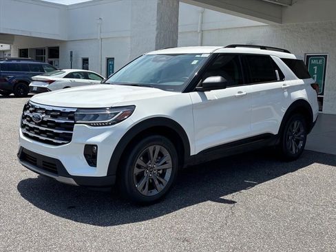 New 2026 Ford Explorer Active w/ Active Comfort Package AWD/4WD image 23