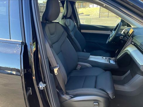 New 2025 Volvo EX90 Plus w/ Protection Package Premier image 32