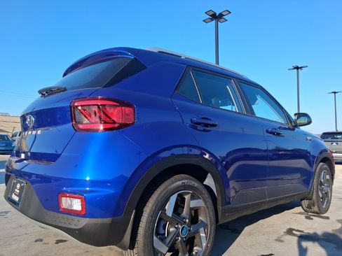 New 2025 Hyundai Venue Limited image 5