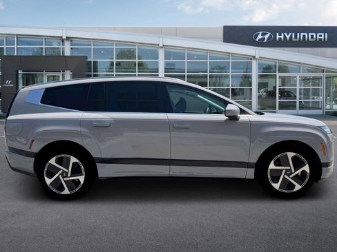 New 2026 Hyundai Ioniq 9 Calligraphy image 9