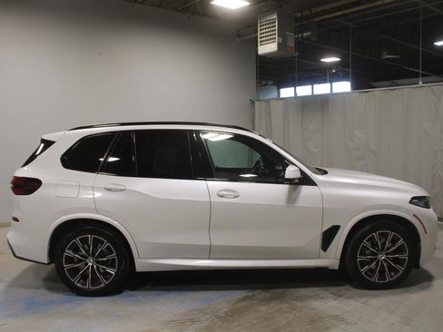 Used 2024 BMW X5 xDrive40i w/ M Sport Package AWD/4WD image 19