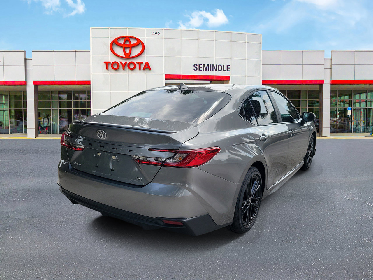 Used 2026 Toyota Camry SE FWD image 3