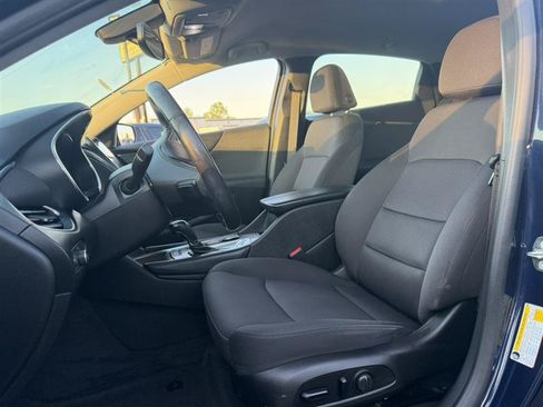 Used 2018 Chevrolet Malibu LT FWD image 12