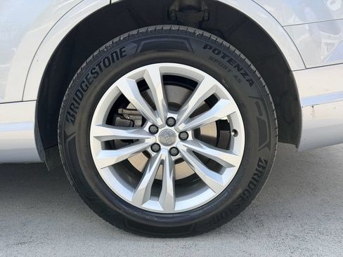 Used 2018 Audi Q7 2.0T Premium Plus AWD/4WD image 30