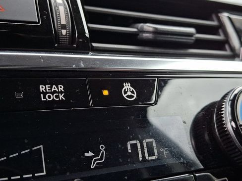 Used 2023 Nissan Pathfinder SL AWD/4WD image 27