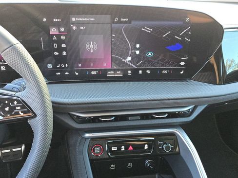 New 2025 Audi SQ5 Premium Plus image 23