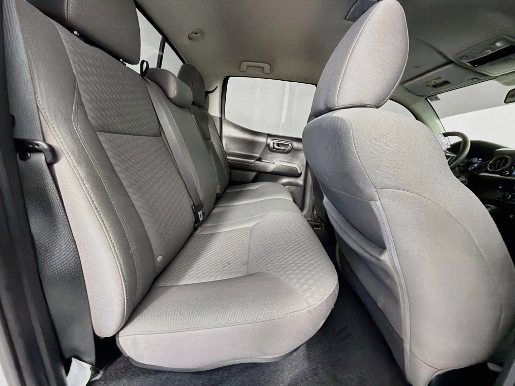 Used 2022 Toyota Tacoma SR5 RWD image 28