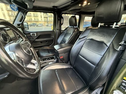 Used 2022 Jeep Wrangler Unlimited Sahara w/ Cold Weather Group image 13