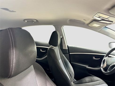 Used 2016 Hyundai Elantra GT image 22