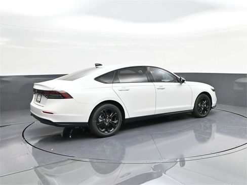 New 2025 Honda Accord SE image 13