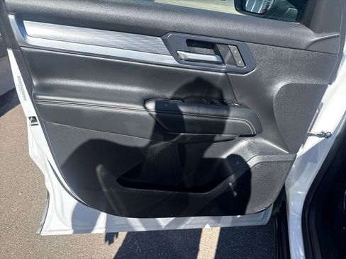 Used 2025 GMC Terrain Elevation image 10