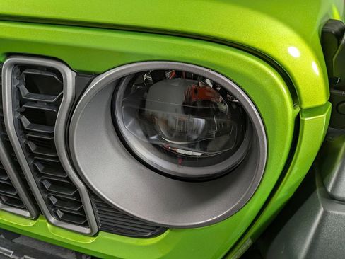 Used 2025 Jeep Wrangler Unlimited Rubicon image 15