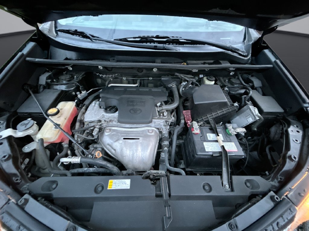 Used 2018 Toyota RAV4 XLE FWD image 32