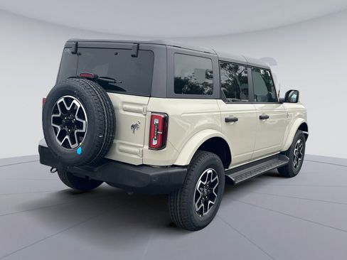 New 2026 Ford Bronco Outer Banks AWD/4WD image 16