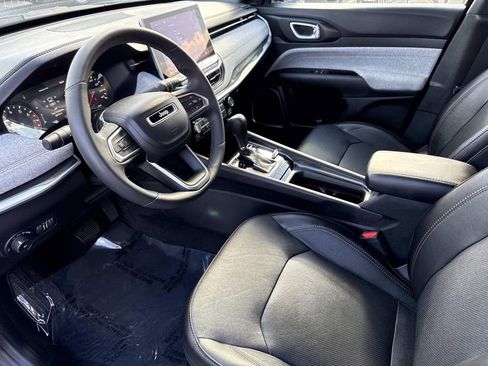 Used 2023 Jeep Compass Latitude image 22