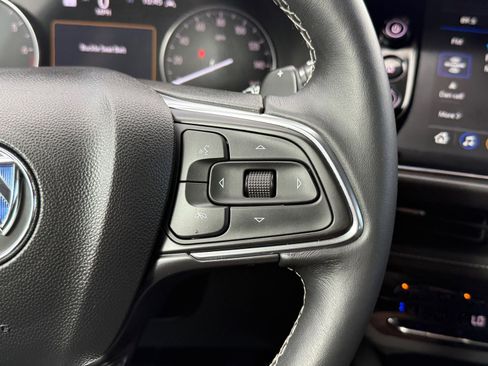 Used 2023 Buick Envision Avenir image 28
