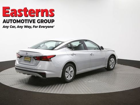 Used 2023 Nissan Altima 2.5 S FWD image 39