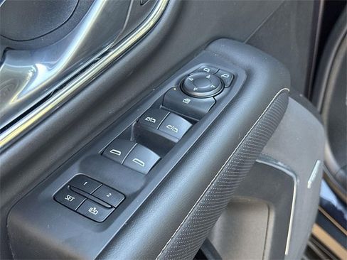 Used 2024 GMC Yukon SLT image 22