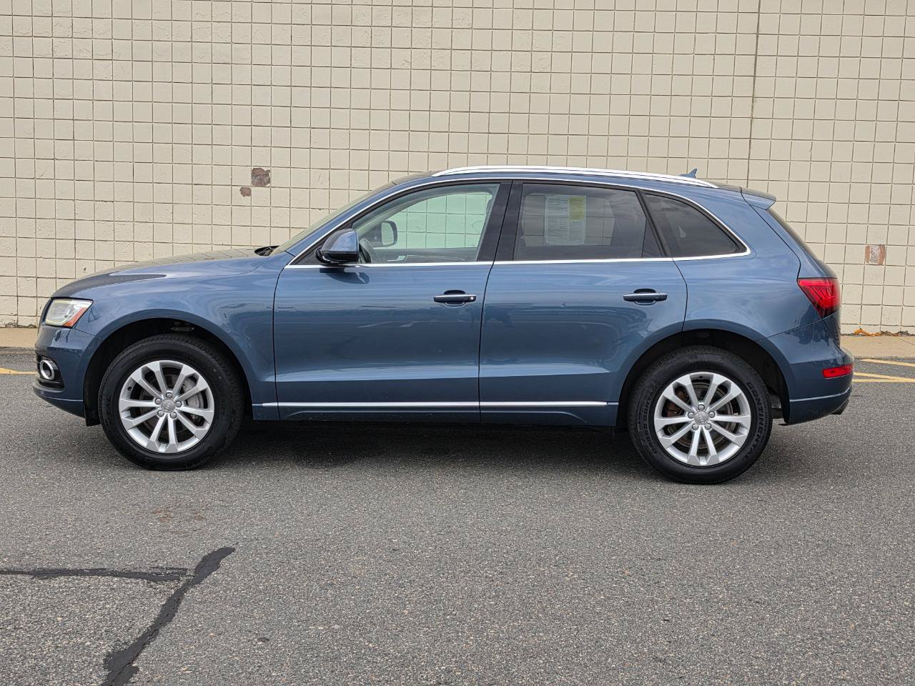 Used 2016 Audi Q5 2.0T Premium Plus w/ Technology Package AWD/4WD image 4