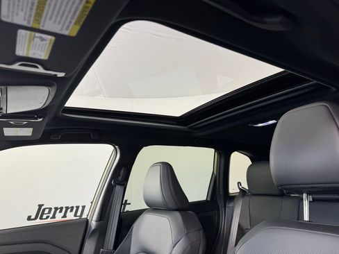 Used 2026 Subaru Forester Touring w/ Touring Package image 4