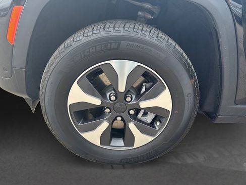 Used 2022 Jeep Grand Cherokee Limited 4xe w/ Luxury Tech Group II AWD/4WD image 12