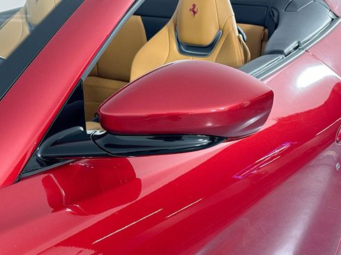 Used 2019 Ferrari Portofino RWD image 46