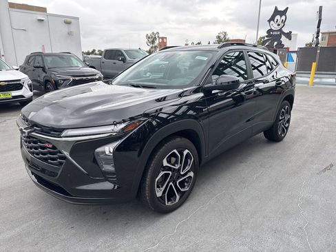 Used 2024 Chevrolet Trax RS w/ Sunroof Package image 1