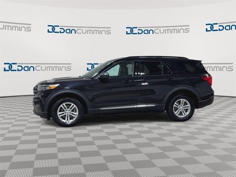 Used 2023 Ford Explorer XLT image 6