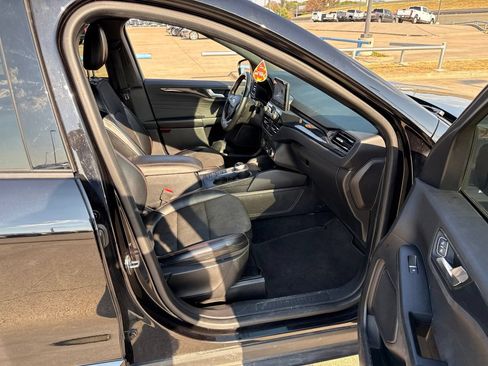 Used 2023 Ford Escape ST-Line AWD/4WD image 15