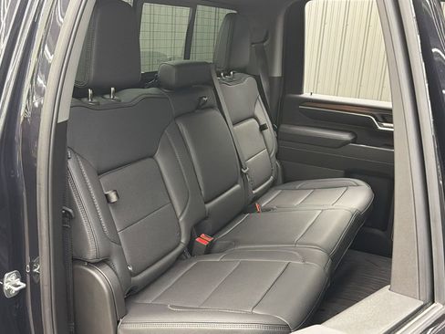 Used 2025 GMC Sierra 3500 Denali w/ Denali Reserve Package image 39