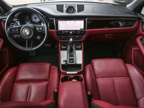 Certified 2023 Porsche Macan S image 36