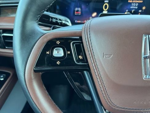 Used 2025 Lincoln Aviator Reserve w/ Equipment Group 201A AWD/4WD image 12