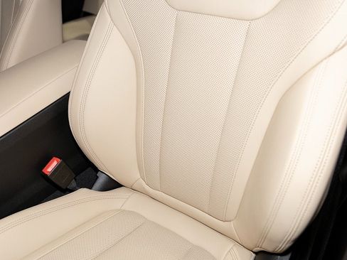 Used 2026 BMW 330i xDrive Sedan w/ Premium Package image 17