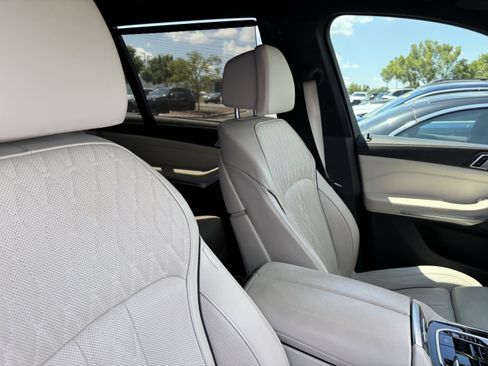 Used 2024 BMW X7 xDrive40i w/ Executive Package AWD/4WD image 31