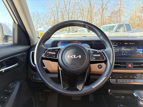 Used 2024 Kia Seltos EX image 14