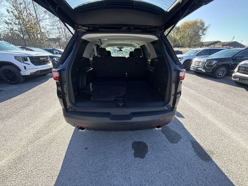 Used 2021 Chevrolet Traverse LS image 30