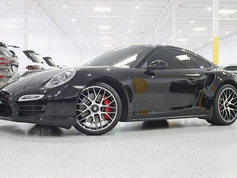 Used 2014 Porsche 911 Turbo image 3