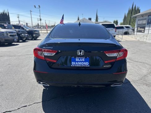 Used 2018 Honda Accord Sport image 5