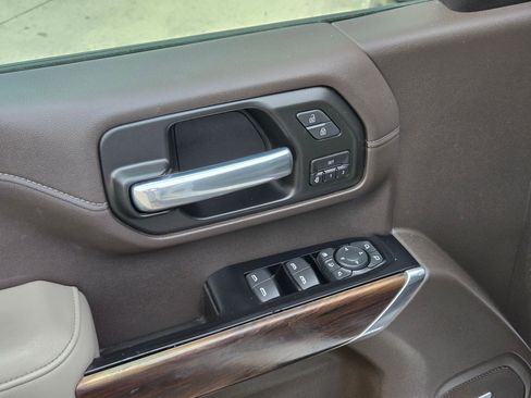 Certified 2020 GMC Sierra 3500 SLT w/ Technology Package image 11