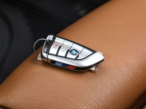 Used 2019 BMW 540i w/ M Sport Package image 71