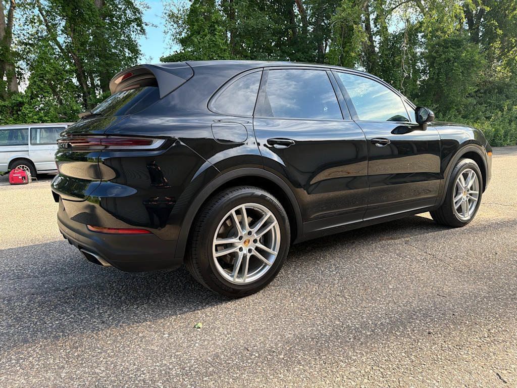 Certified 2024 Porsche Cayenne AWD/4WD image 43
