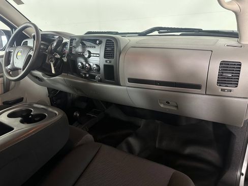 Used 2013 Chevrolet Silverado 2500 W/T w/ Snow Plow Prep Package AWD/4WD image 25