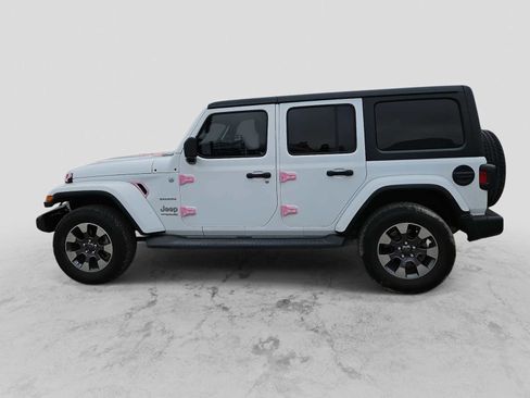 Used 2018 Jeep Wrangler Unlimited Sahara image 5