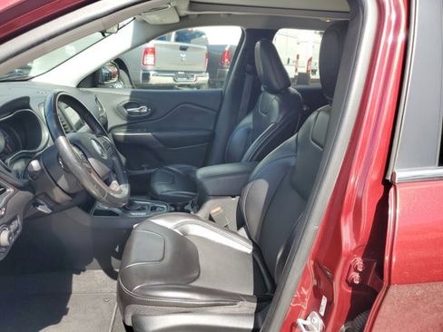 Certified 2019 Jeep Cherokee Latitude Plus image 23